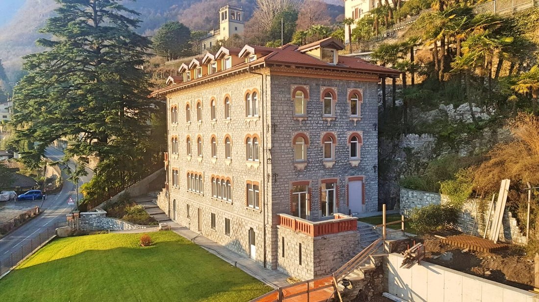Brand New Apartments In Period Villa In The Center In Menaggio