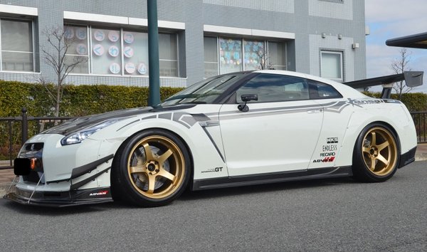 2007 Nissan GT-R (11804217)