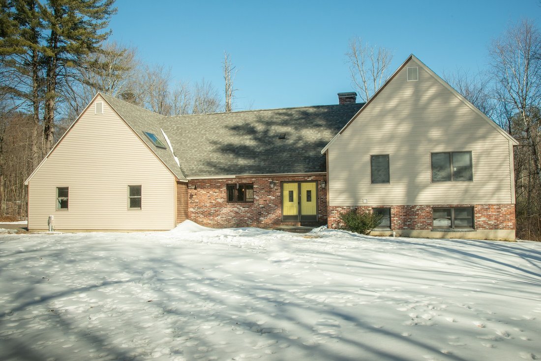 Charming Tudor In Coveted Area Of Eliot In Eliot, Maine, United States
