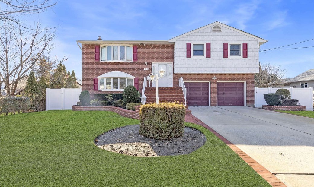 House Massapequa In Massapequa, New York, United States For Sale (11805274)