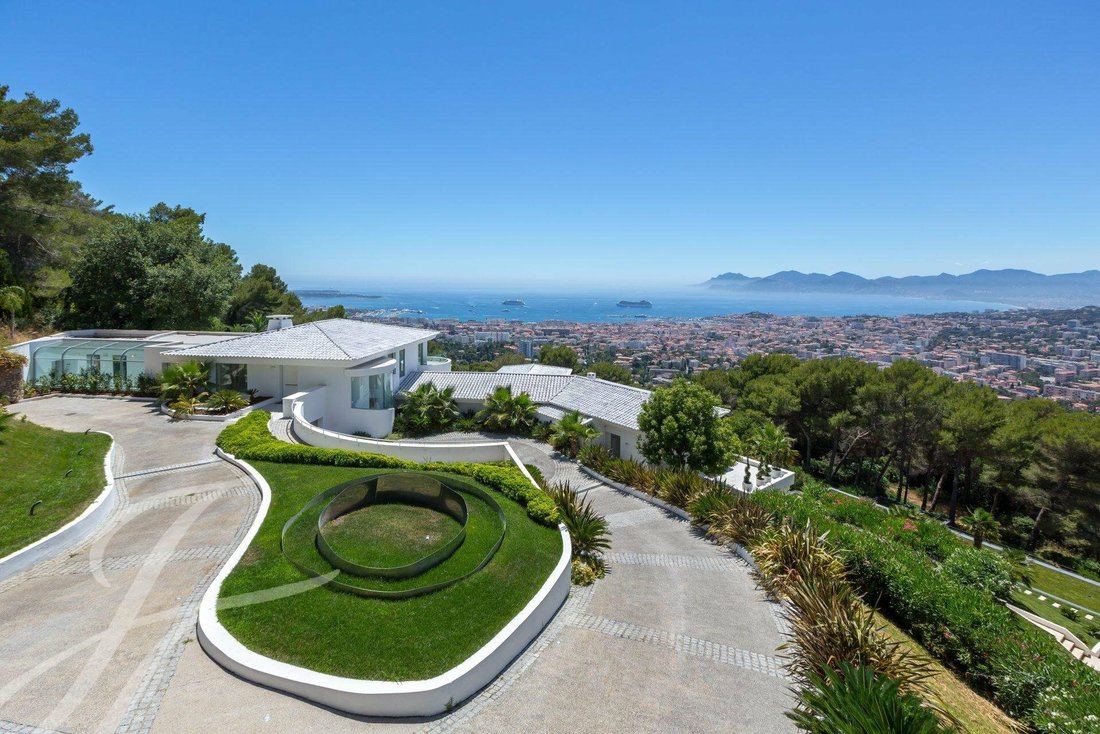 House in Cannes, Provence-Alpes-Côte d'Azur, France 1 - 10761257