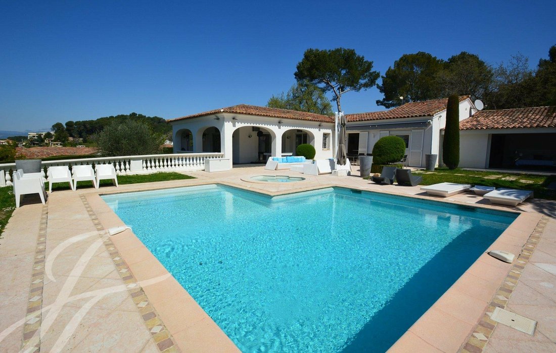 House in Le Cannet, Provence-Alpes-Côte d'Azur, France 1 - 10770724
