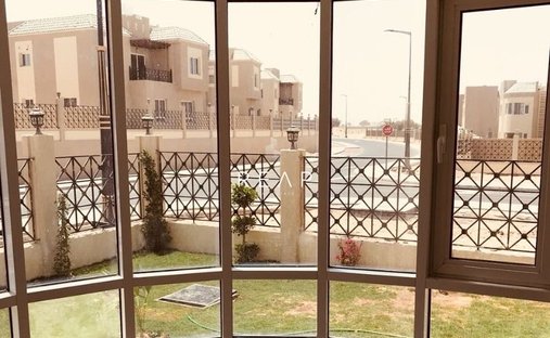 Villa in Dubai, Dubai, United Arab Emirates 1
