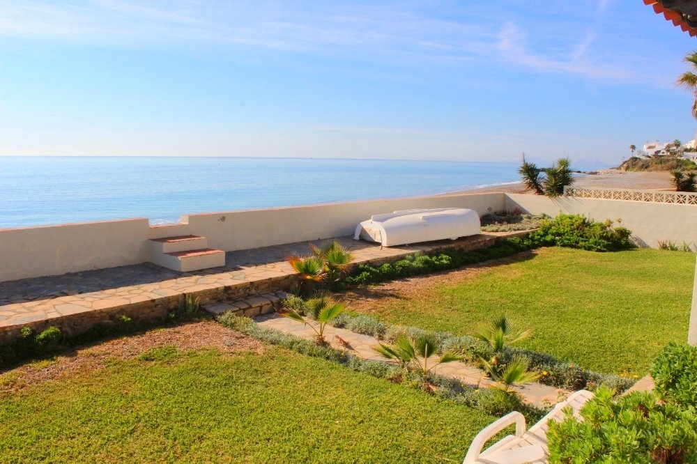 Villa in Estepona, Andalusia, Spain 1 - 11809520