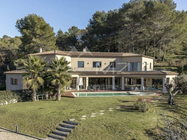 Villa in Mougins, Provence-Alpes-Côte d'Azur, France 1