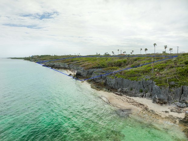 Land in Gun Bay, East End, Cayman Islands 1