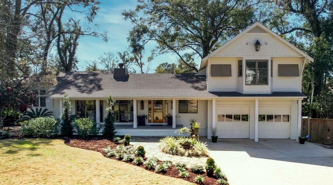 Wonderful Home On Rare Double Lot In Highly In Fairhope, Alabama