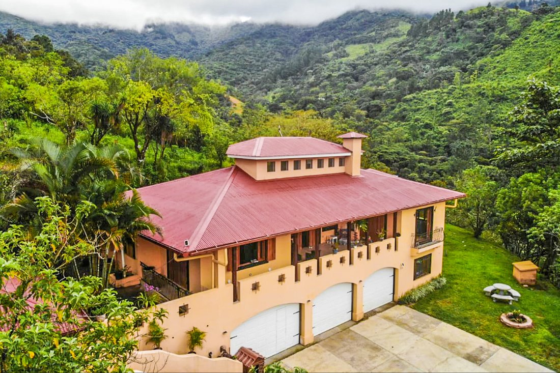 Farm Ranch in Ciudad Colón, San José Province, Costa Rica 1 - 11806091