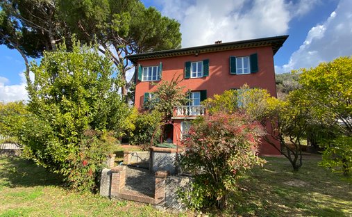 Villa a Piano di Mommio, Massarosa, Toscana 1