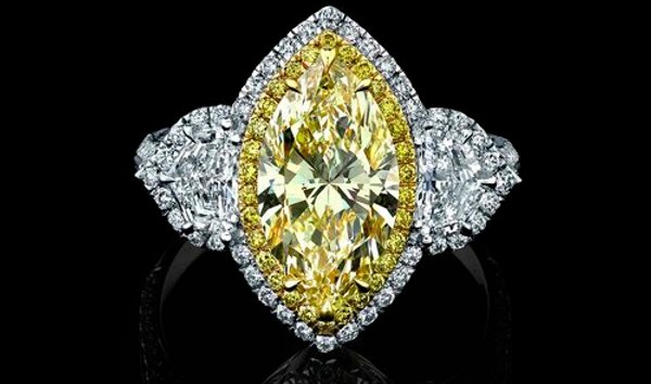 2.30ct Marquise cut Diamond is Color U-V, Clarity VS1 (11813298)