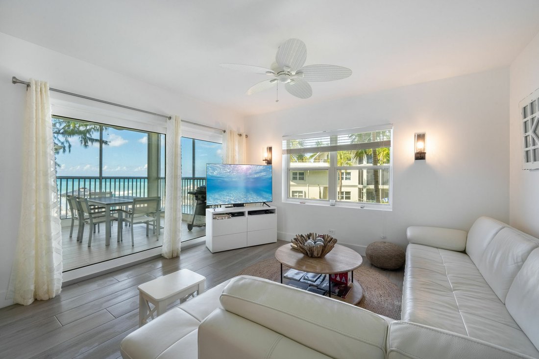 Condo in George Town, Cayman Islands 1 - 11812885