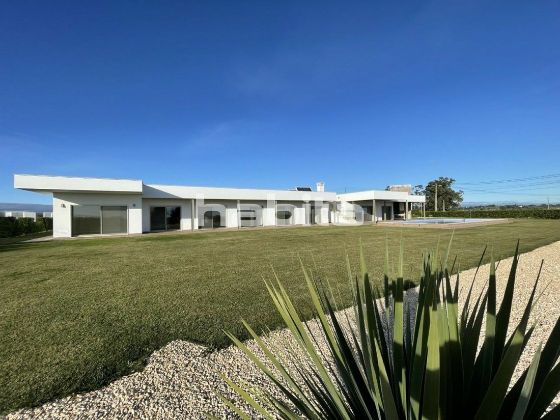 Detached House Vale Da Lama In Odiáxere, Algarve, Portugal For Sale