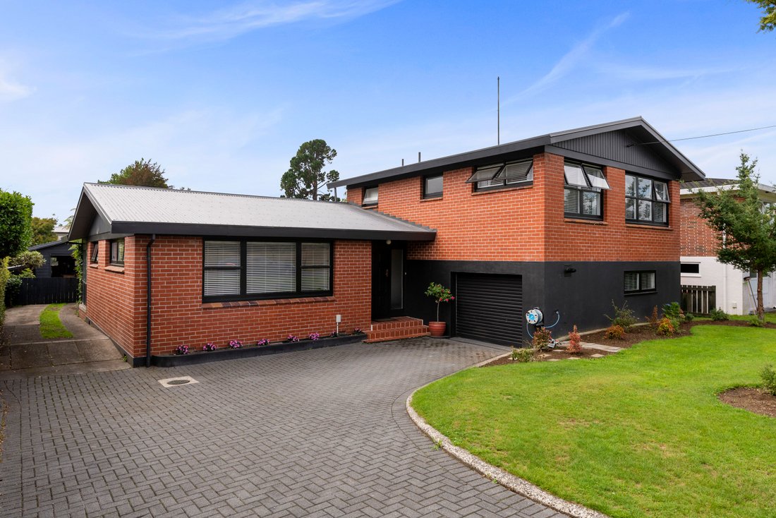 The Perfect Family Home In Rotorua, Bay Of Plenty, New Zealand For Sale