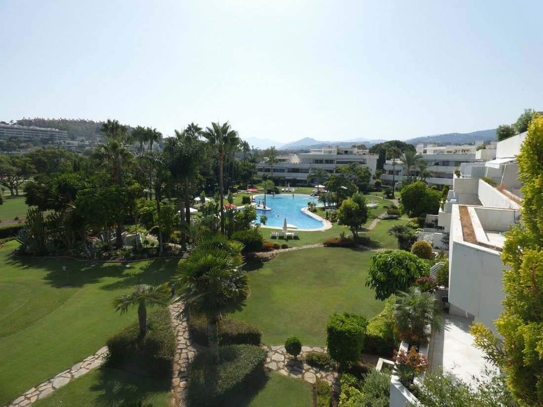 Penthouse in Nueva Andalucia, Marbella, Spain 1 - 11393638