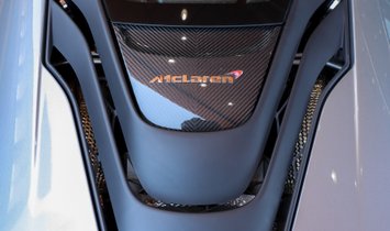 2014 McLaren P1 awd