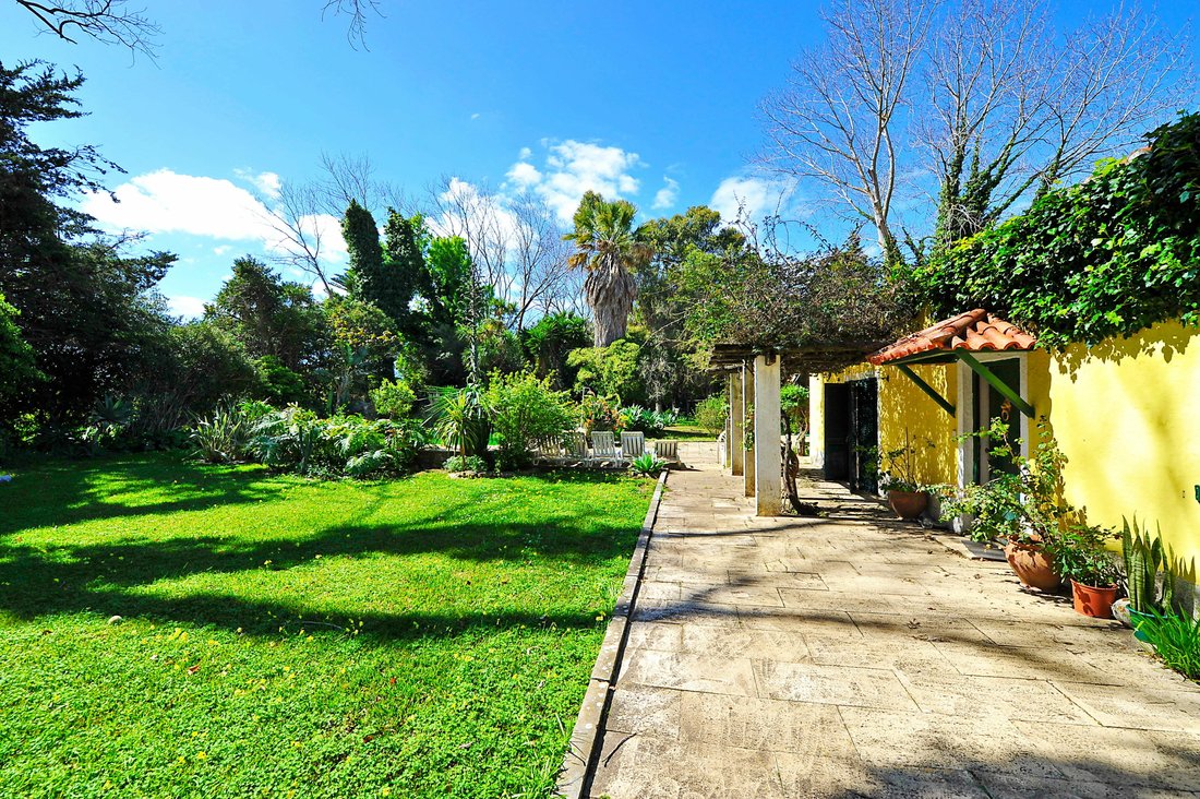 House in Parede, Lisbon, Portugal 1 - 11820009