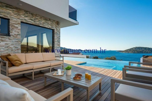 Villa in Rogoznica, Šibenik-Knin County, Croatia 1 - 11822470