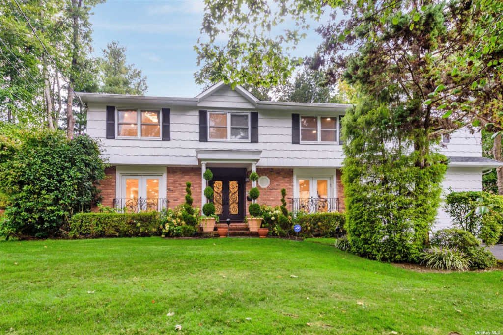 Single Family Detached Great Neck In Great Neck, New York, United