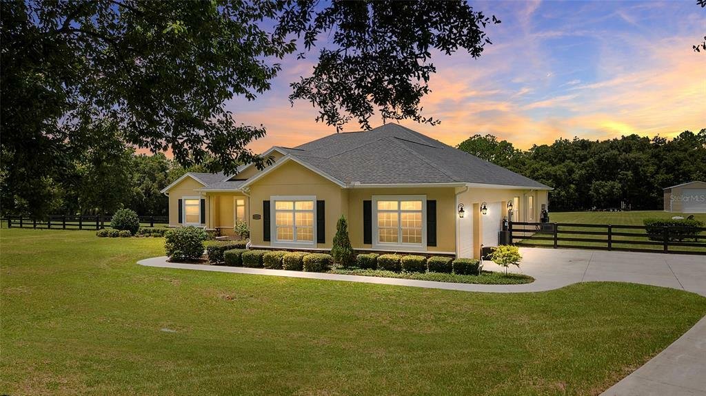 Single Family Detached Weirsdale In Weirsdale, Florida, United States