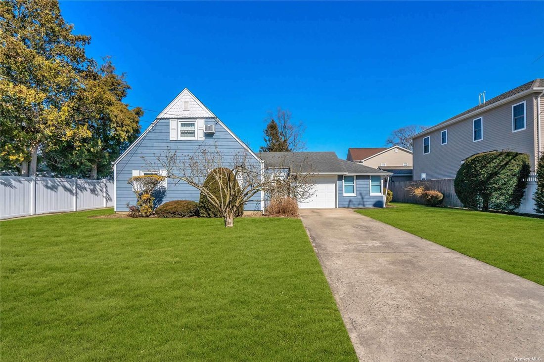 House Massapequa In Massapequa, New York, United States For Sale (11829608)