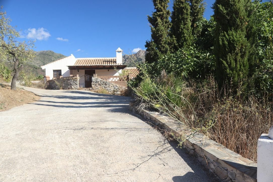 La Herradura Country Property In La Herradura, Andalusia, Spain For