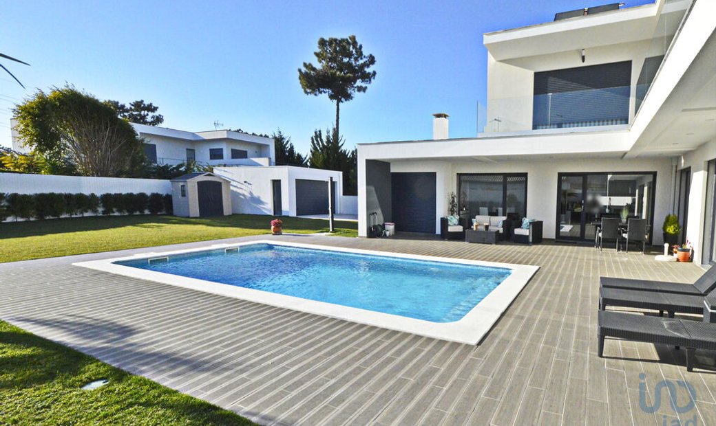 Seixal Town House In Seixal, Setubal, Portugal For Sale (11823405)