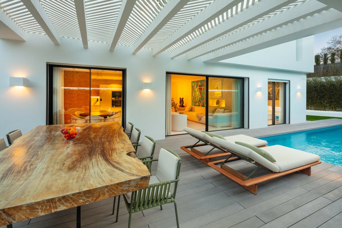 Villa in Guadalmina Alta, San Pedro de Alcantara, Spain 3 - 11833456