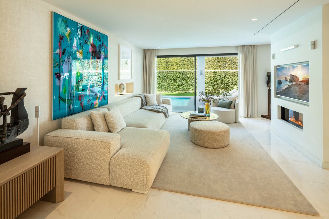 Villa in Guadalmina Alta, San Pedro de Alcantara, Spain 4 - 11833456