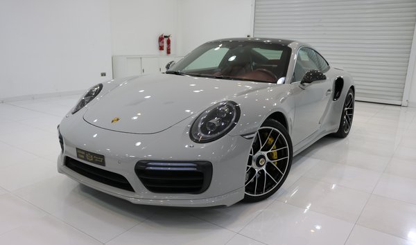 2019 Porsche Turbo S awd (11842065)