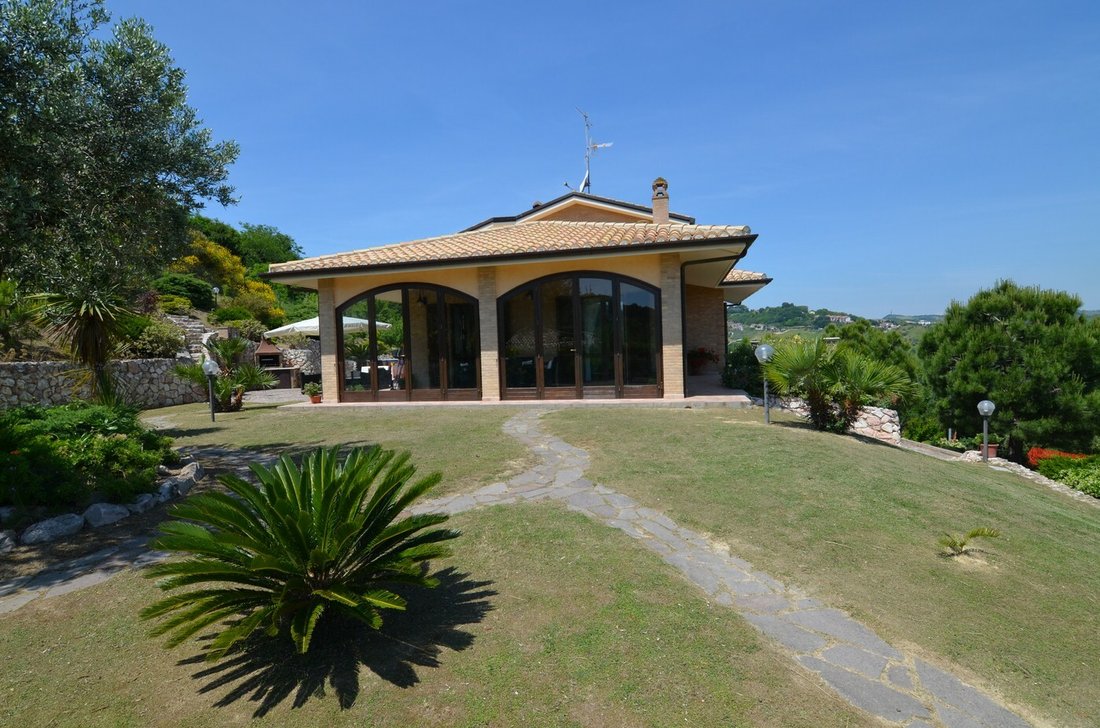 Villa in Conca degli Ulivi, Marche, Italy 4 - 11843871
