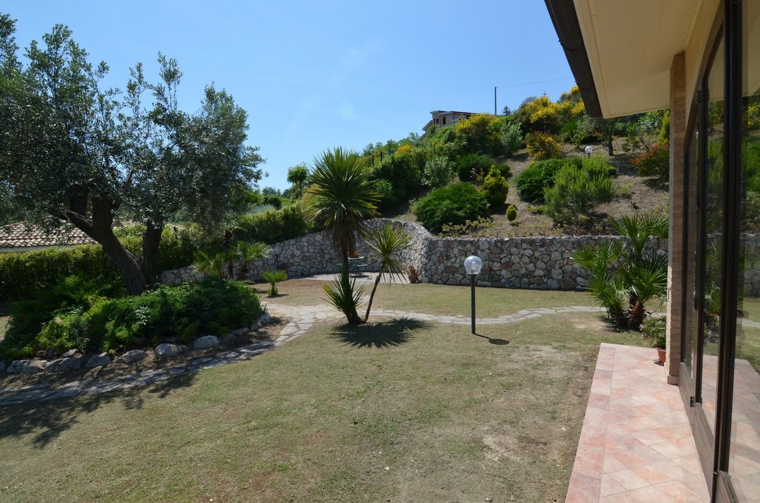 Villa in Conca degli Ulivi, Marche, Italy 5 - 11843871
