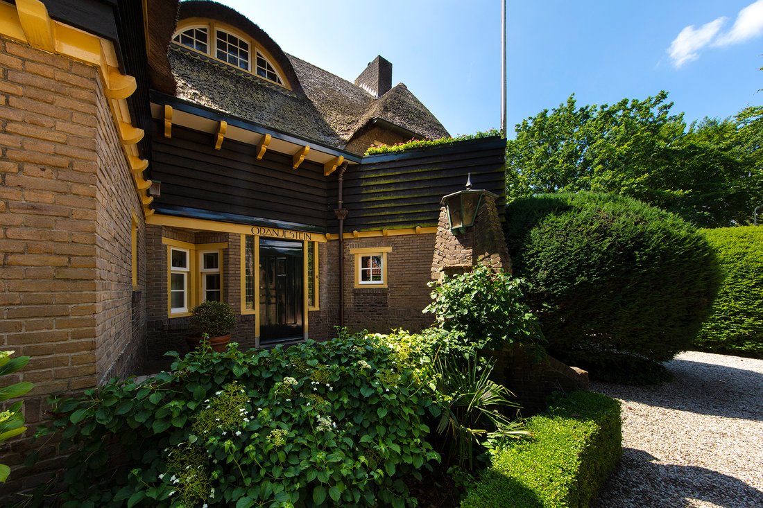 Villa Oranjestein In Laren, North Holland, Netherlands For Sale (11844827)