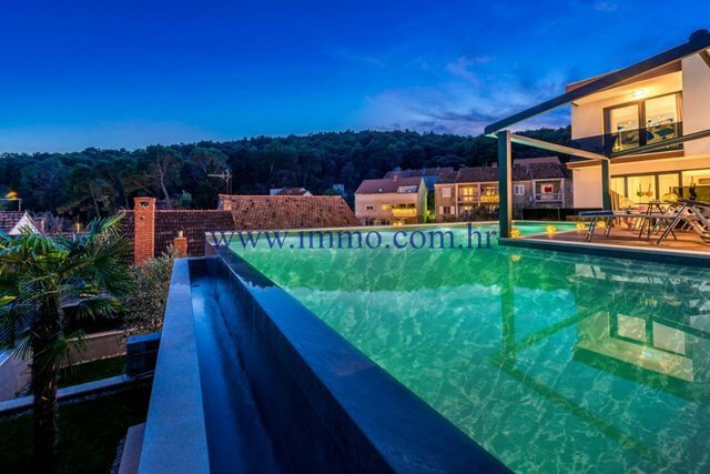 Villa in Gradski kotar Stari grad, Korcula, Dubrovnik-Neretva County 2 - 11847468