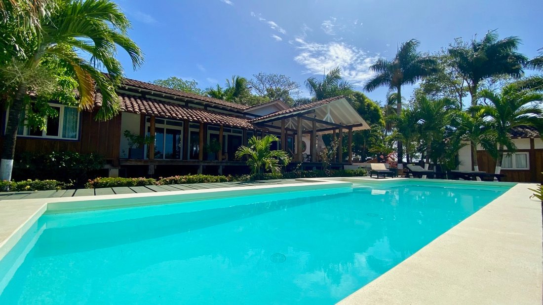 Villa in Los Panamaes, Los Santos Province, Panama 1 - 10784399