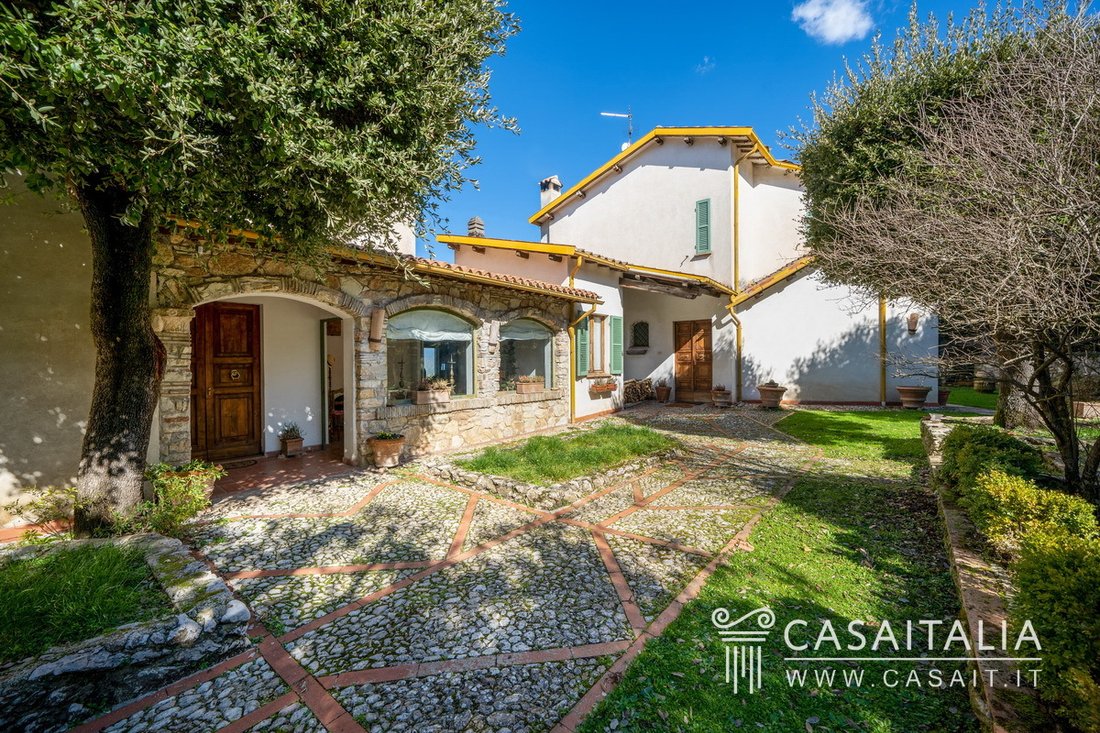 Villa in Spoleto, Umbria, Italy 1 - 11854896