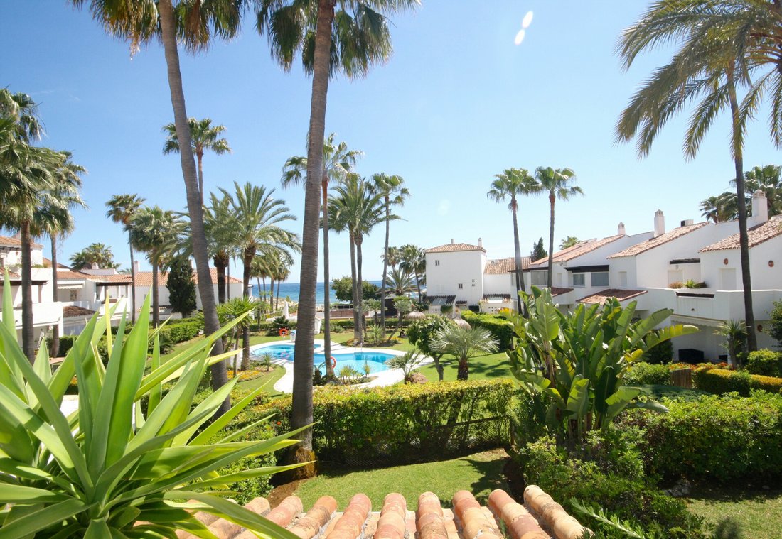 Townhouse in Marbella, Andalusia, Spain 2 - 11856207