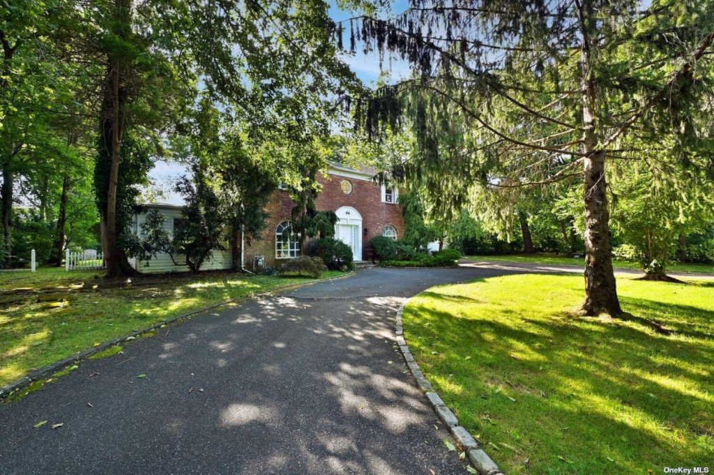 Single Family Detached Great Neck In Great Neck, New York, United