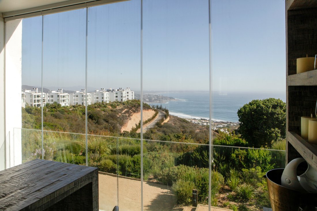 Apartment In Costa Cachagua In La Laguna, Valparaíso, Chile For Sale