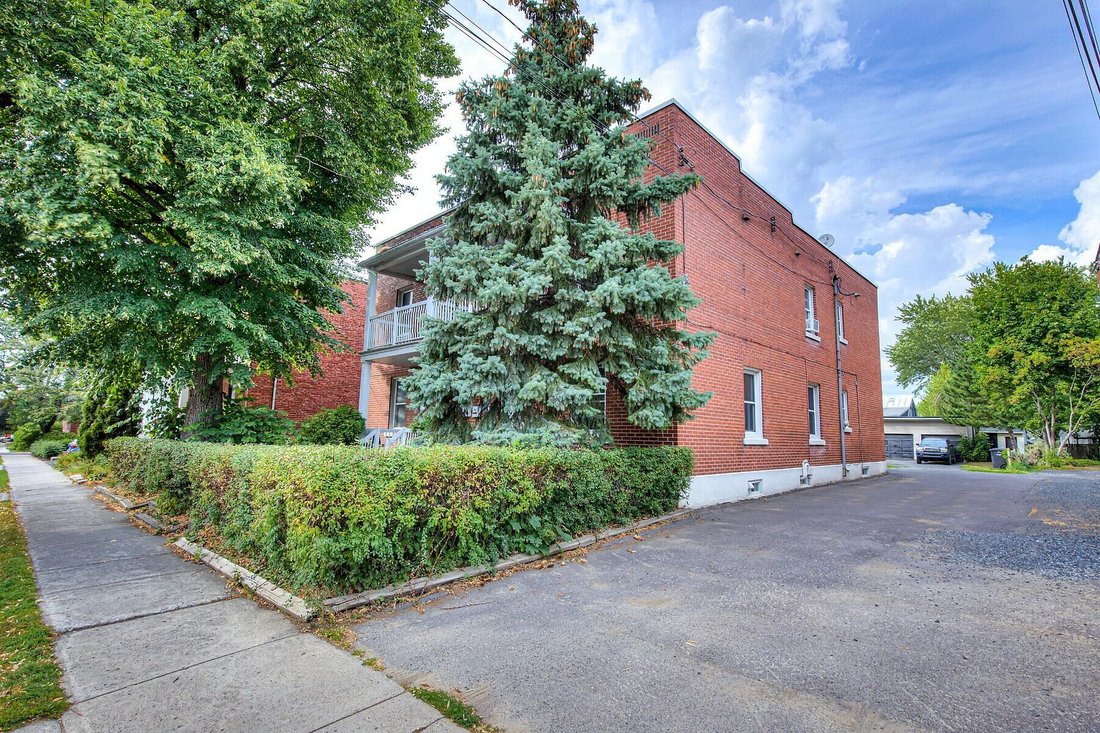 Le Vieux Longueuil, Monteregie En Longueuil, Quebec, Canadá En Venta