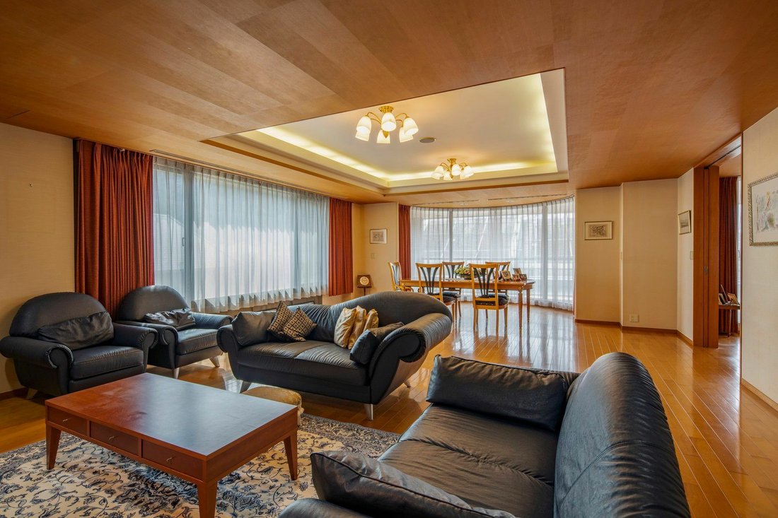 Condo in Hayama, Kanagawa, Japan 1 - 11863546