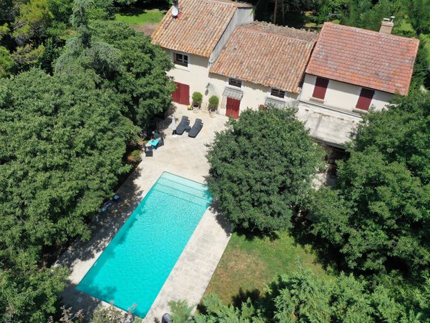 Luxury homes with library for sale in Carpentras, Provence-Alpes-Côte d ...