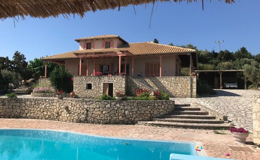 Villa in Katounis, Peloponnese, Western Greece and the Ionian, Greece 1