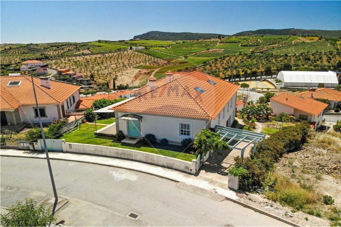 House in Freixo de Espada a Cinta e Mazouco, Braganca District, Portugal 1 - 11870186