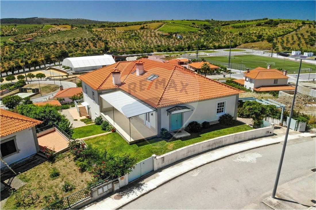 House in Freixo de Espada a Cinta e Mazouco, Braganca District, Portugal 2 - 11870186