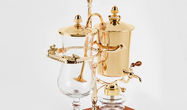 Elevate every moment and celebrate with the world's most exquisite coffee machine. (11871078)
