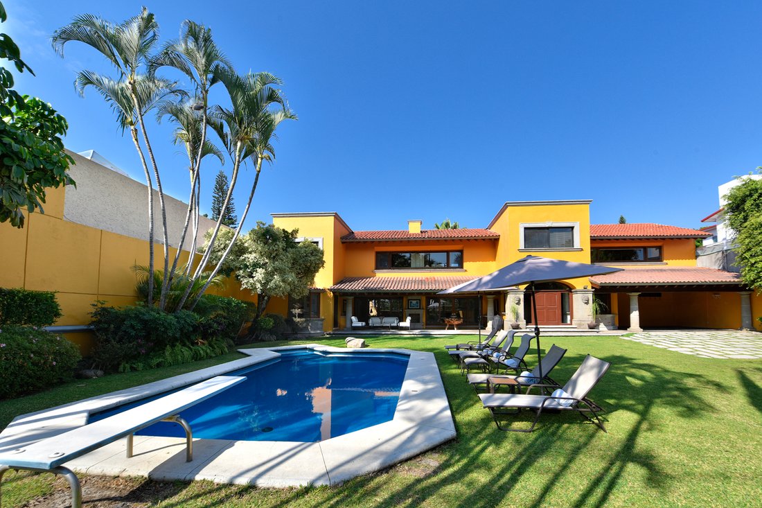 Casa Club De Golf Tabachines In Cuernavaca, Morelos, Mexico For Sale  (11875312)