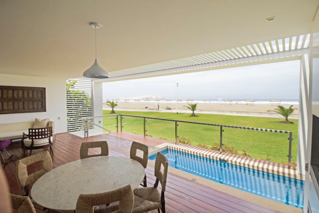 Wonderful Oceanfront Property In The Very Exclusive In Asia, Lima