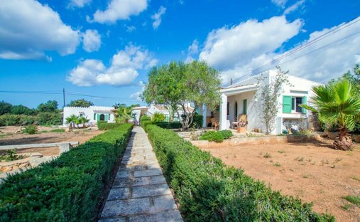 Landhaus in Sant Lluís, Balearische Inseln, Spanien 1