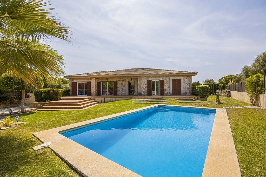 Sa Pobla Villa In Sa Pobla, Balearic Islands, Spain For Sale (11876716)