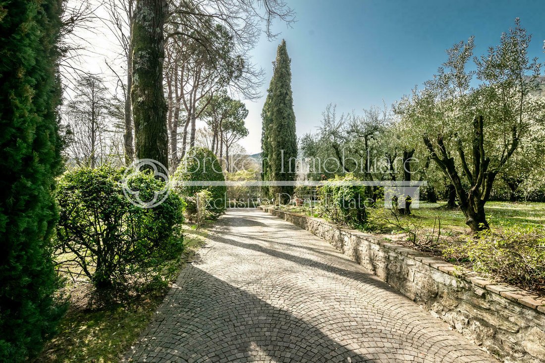 Villa in Historic Center, Lucca, Tuscany 3 - 11879189